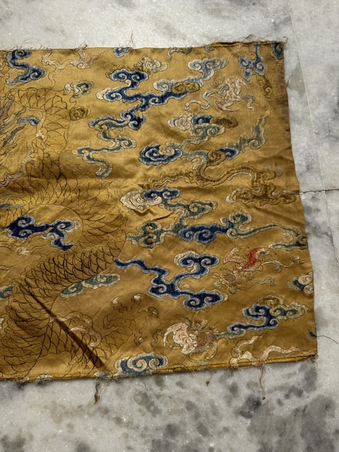 古玩雜項(xiàng)龍紋繡片真品鑒賞圖