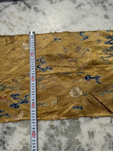 古玩雜項(xiàng)龍紋繡片真品鑒賞圖