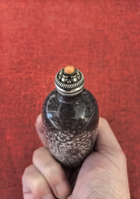 古玩陶瓷清中期釉里紅花卉紋鼻煙壺母壺拍賣，當前價格18888元