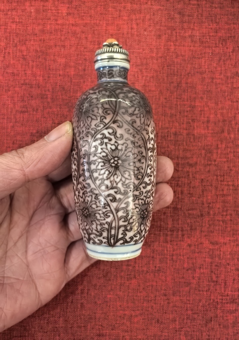 古玩陶瓷清中期釉里紅花卉紋鼻煙壺母壺拍賣，當前價格18888元