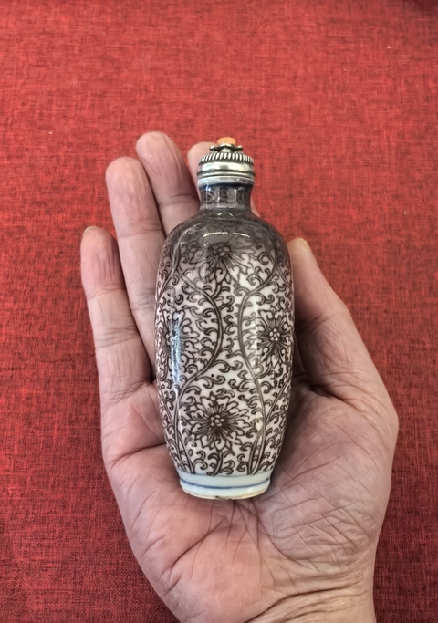 古玩陶瓷清中期釉里紅花卉紋鼻煙壺母壺拍賣，當前價格18888元