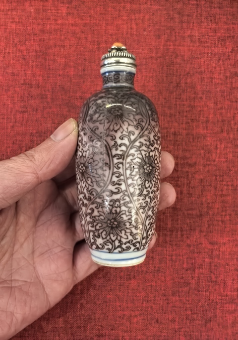 古玩陶瓷清中期釉里紅花卉紋鼻煙壺母壺拍賣，當前價格18888元