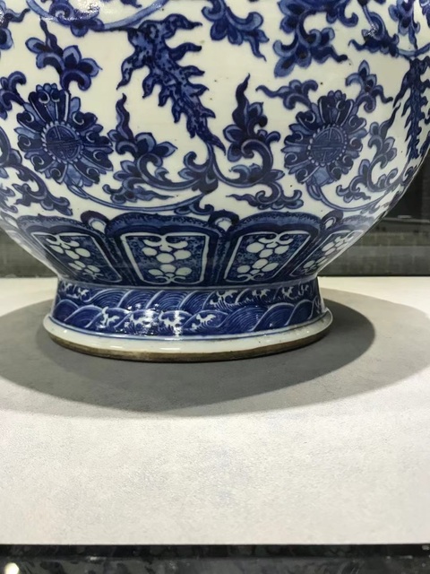 古玩陶瓷青花纏枝花卉紋鋪首尊真品鑒賞圖
