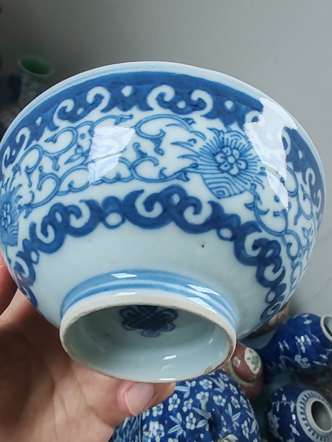 古玩陶瓷青花纏枝花卉紋碗真品鑒賞圖