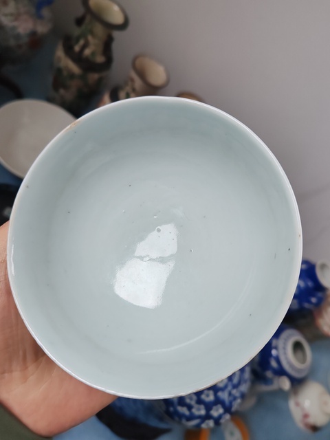 古玩陶瓷青花纏枝花卉紋碗真品鑒賞圖