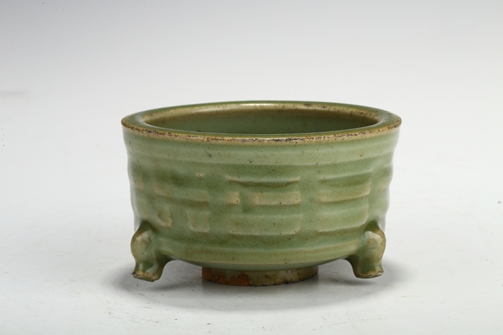 古玩陶瓷元末明初·模印八卦紋香爐拍賣，當前價格5600元