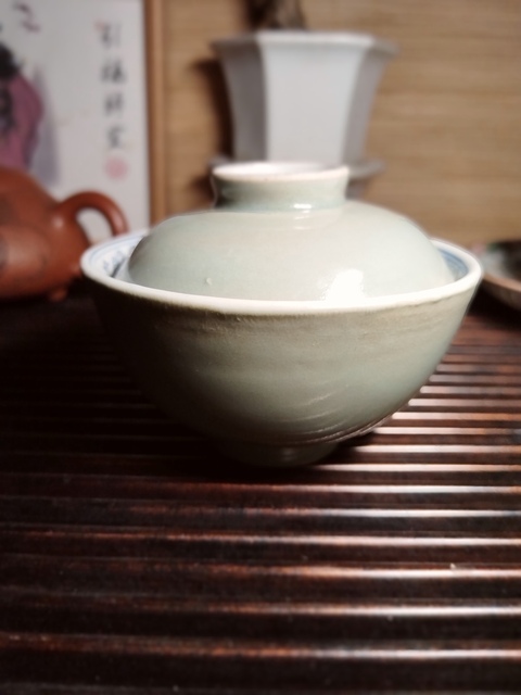 古玩陶瓷冬青釉內(nèi)青花花卉紋蓋碗拍賣,當(dāng)前價格7500元