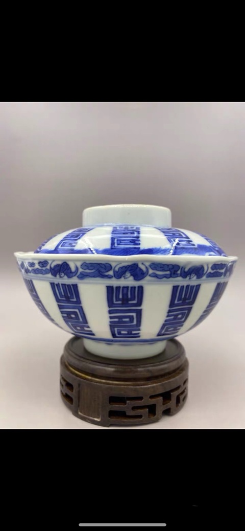 古玩陶瓷清中晚期 青花福壽紋花口蓋碗拍賣，當前價格4570元
