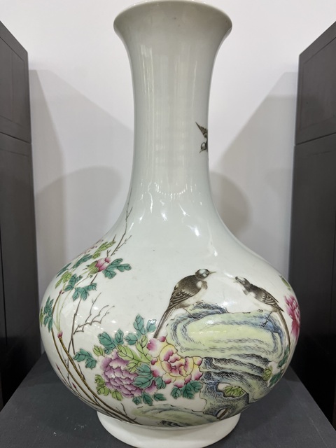 古玩字畫粉彩富貴白頭紋賞瓶拍賣，當(dāng)前價(jià)格18000元
