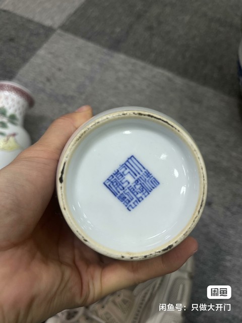 古玩陶瓷木蘭從軍粉彩人物瓶真品鑒賞圖