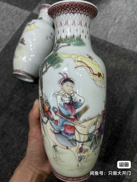 古玩陶瓷木蘭從軍粉彩人物瓶真品鑒賞圖