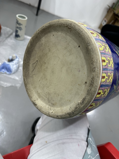 古玩陶瓷桃枝紋銅瓶真品鑒賞圖