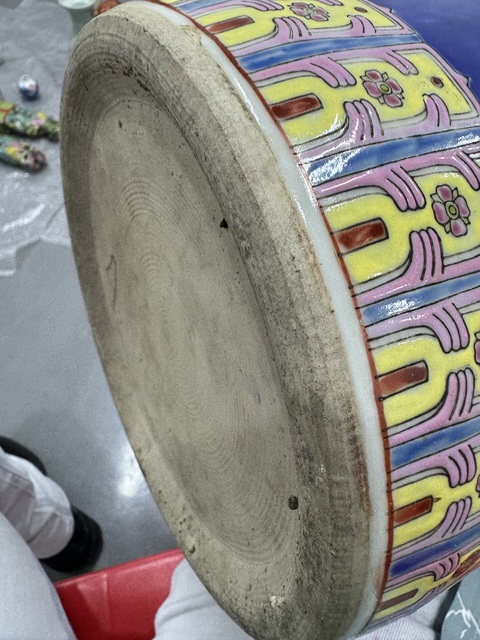 古玩陶瓷桃枝紋銅瓶真品鑒賞圖