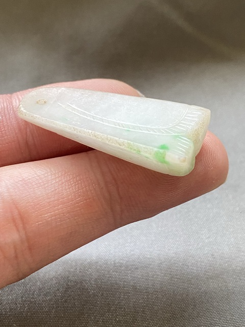 古玩玉器（一口價放漏）清代翡翠雕“瓜果墜”拍賣，當(dāng)前價格2800元