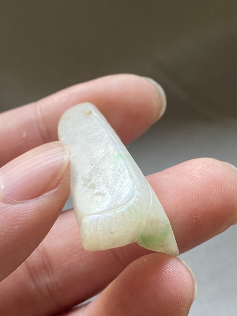 古玩玉器（一口價放漏）清代翡翠雕“瓜果墜”拍賣，當(dāng)前價格2800元