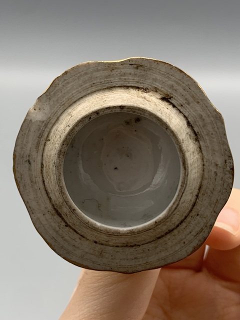 古玩陶瓷樓臺亭閣青花奶壺真品鑒賞圖