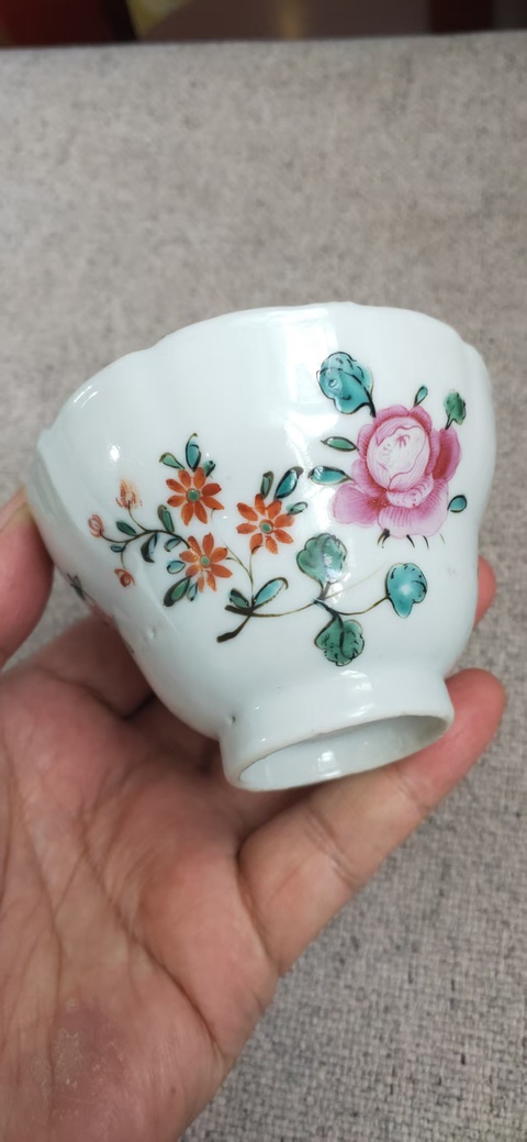 古玩陶瓷花卉紋杯真品鑒賞圖
