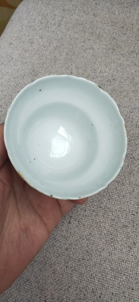 古玩陶瓷花卉紋杯真品鑒賞圖