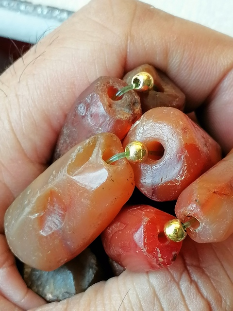 古玩玉器限量放漏天然紅瑪瑙多棱珠鏈一條拍賣,當前價格299元