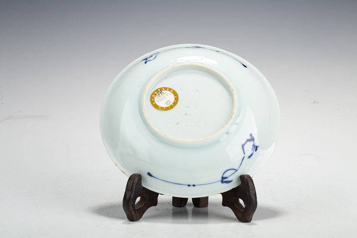 古玩陶瓷晚清·青花開窗花卉紋小盤拍賣,當前價格108元