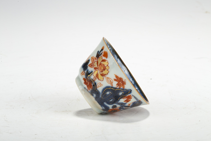 古玩陶瓷清康熙·青花礬紅描金花卉紋杯碟真品鑒賞圖
