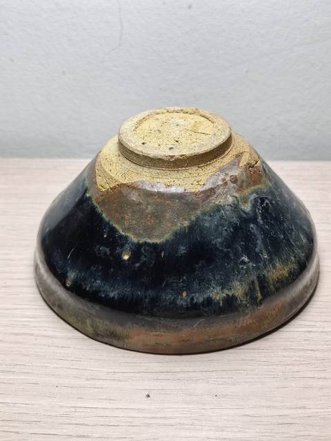 古玩陶瓷南宋建窯烏金釉束口盞拍賣,當(dāng)前價(jià)格260元