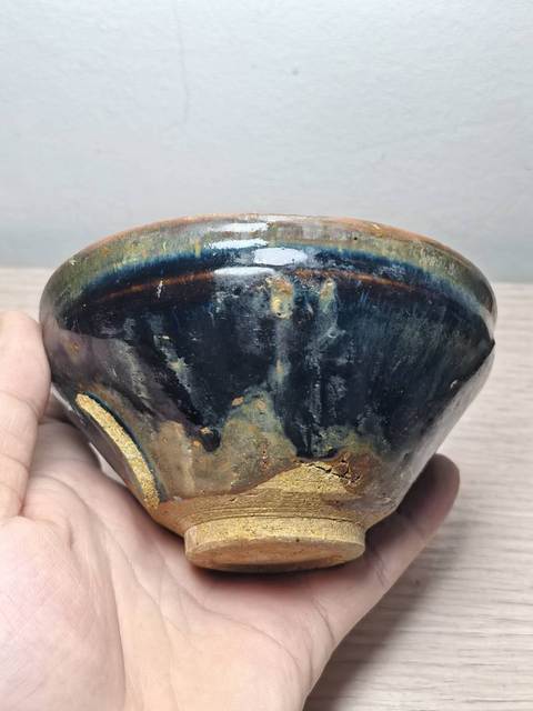 古玩陶瓷南宋建窯烏金釉束口盞拍賣,當(dāng)前價(jià)格260元