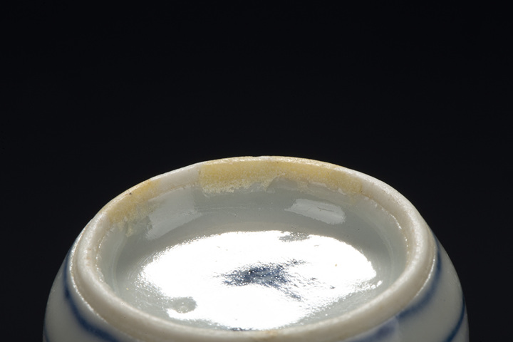古玩陶瓷清中·青花釉里紅二里溝圖鼻煙壺拍賣，當前價格1352元