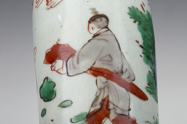 古玩陶瓷清早·青花五彩攜琴訪友人物圖筒瓶真品鑒賞圖