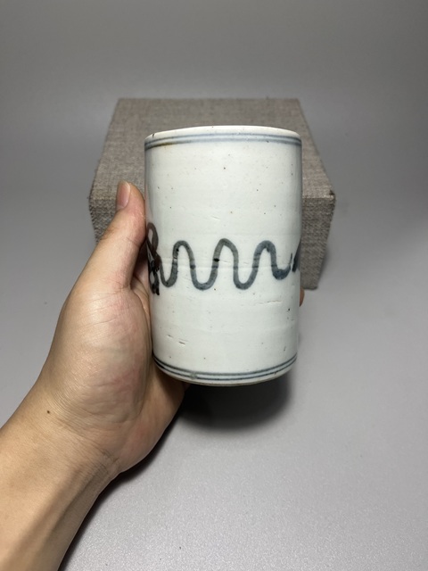 古玩陶瓷清代青花蝴蝶紋筆筒拍賣，當(dāng)前價(jià)格0元