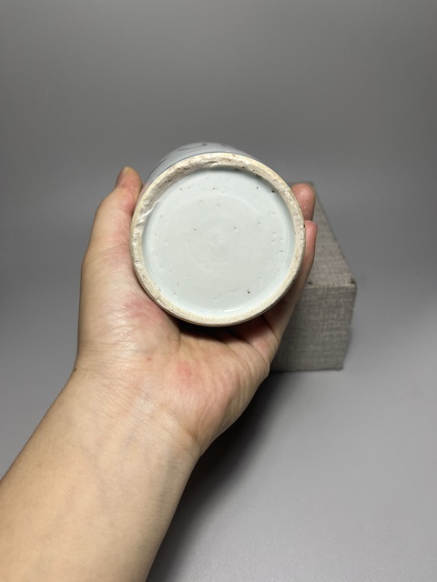 古玩陶瓷清代青花蝴蝶紋筆筒拍賣，當(dāng)前價(jià)格0元