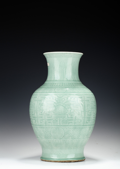 古玩陶瓷清乾隆·豆青釉暗刻團(tuán)壽饕餮紋觀音尊拍賣，當(dāng)前價(jià)格2664元