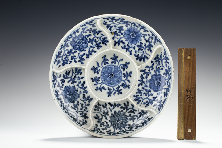 古玩陶瓷清乾隆·青花花卉紋多格盤拍賣，當(dāng)前價(jià)格4264元