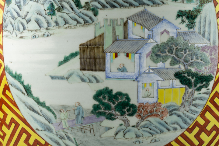 古玩陶瓷晚清·黃地粉彩開窗山水人物紋大花盆拍賣，當(dāng)前價格23072元