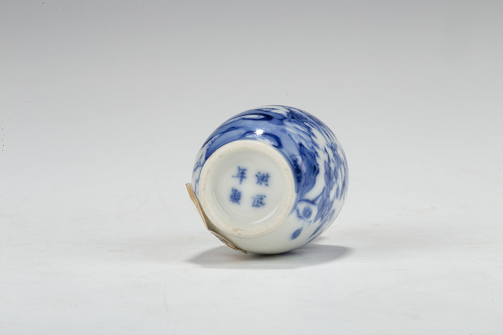 古玩陶瓷清中晚·青花月月見喜紋鼻煙壺拍賣,當(dāng)前價格1008元