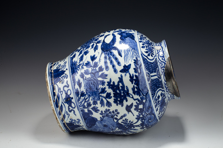 古玩陶瓷明萬歷·青花花鳥紋尊拍賣,當前價格98736元