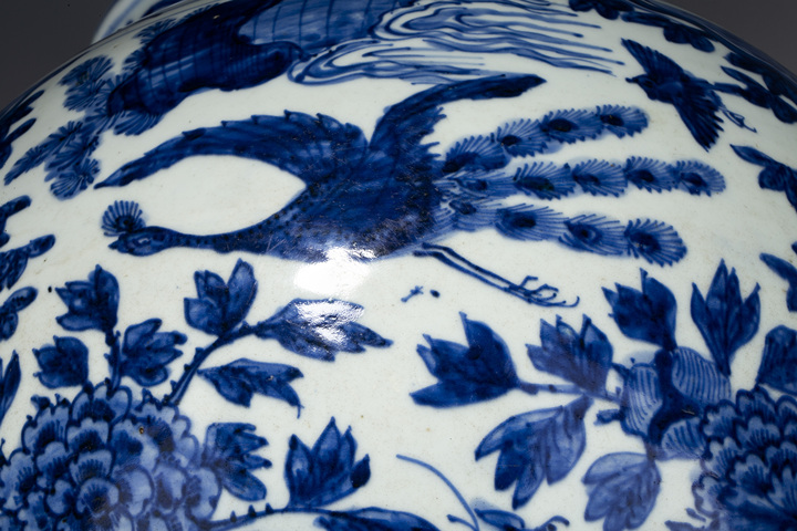 古玩陶瓷明萬歷·青花花鳥紋尊拍賣,當前價格98736元