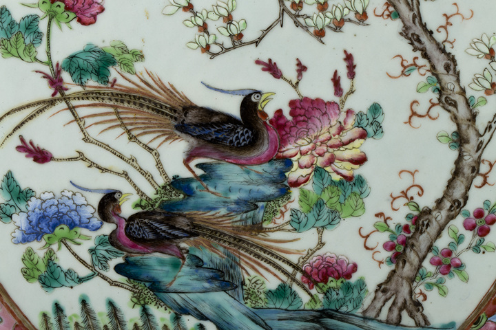 古玩陶瓷清晚·粉彩開窗刀馬人物花鳥紋龍耳抱月瓶拍賣,當前價格58616元