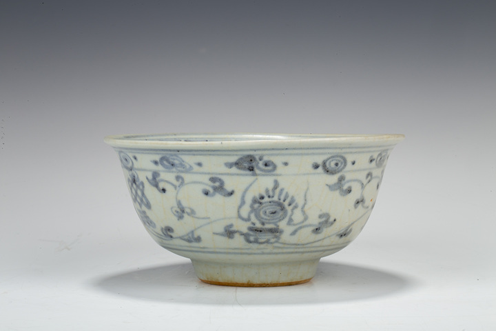 古玩陶瓷明中早·青花纏枝蓮托八寶紋碗【域鑒民窯精品】拍賣，當前價格15600元