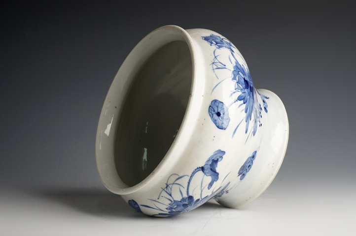 古玩陶瓷晚清·青花荷塘清趣圖馬蹄尊真品鑒賞圖