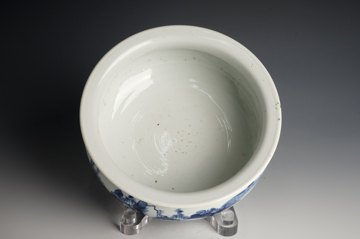 古玩陶瓷清康熙·青花山水人物紋香爐拍賣，當(dāng)前價(jià)格8000元