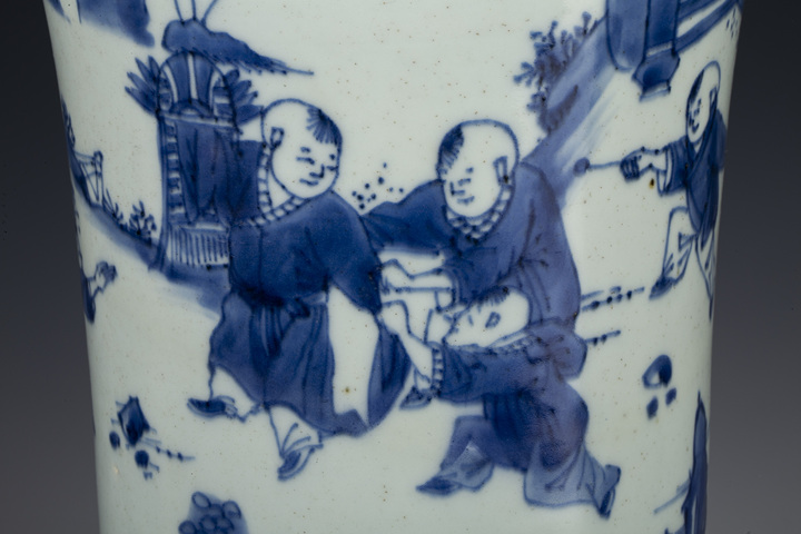 古玩陶瓷清順治·青花嬰戲紋大花觚拍賣,當前價格40852元