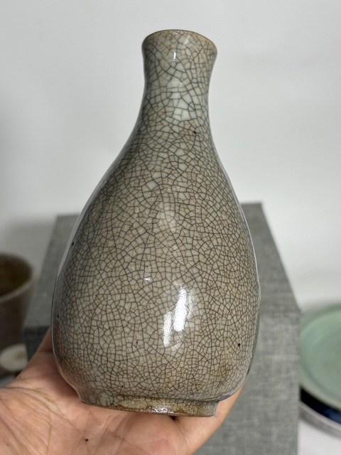 古玩陶瓷哥釉瓶真品鑒賞圖