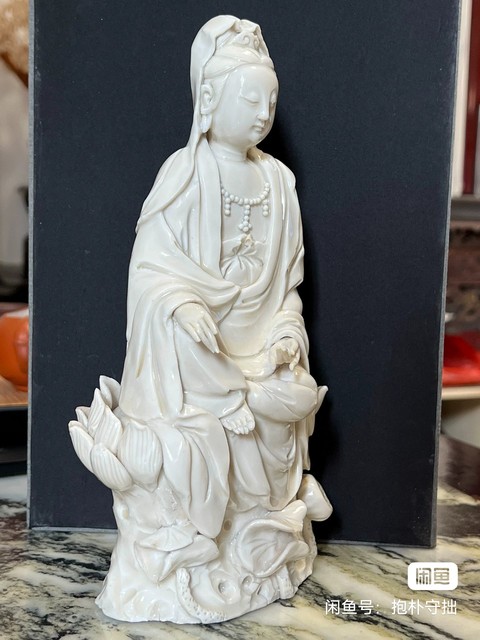 古玩陶瓷德化窯觀音塑像真品鑒賞圖
