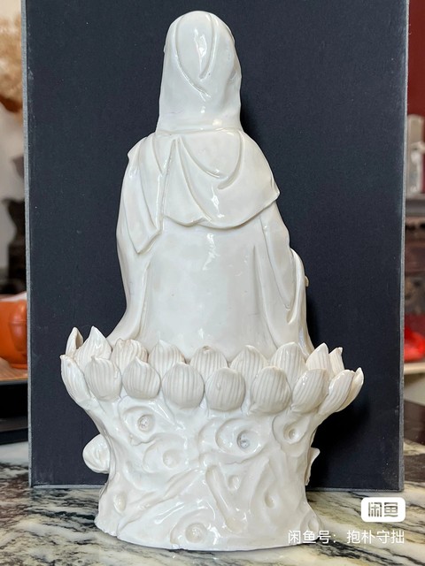 古玩陶瓷德化窯觀音塑像真品鑒賞圖