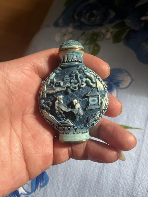 古玩陶瓷鼻煙壺真品鑒賞圖