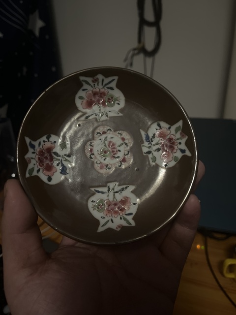 古玩陶瓷紫金釉開(kāi)光粉彩盤真品鑒賞圖