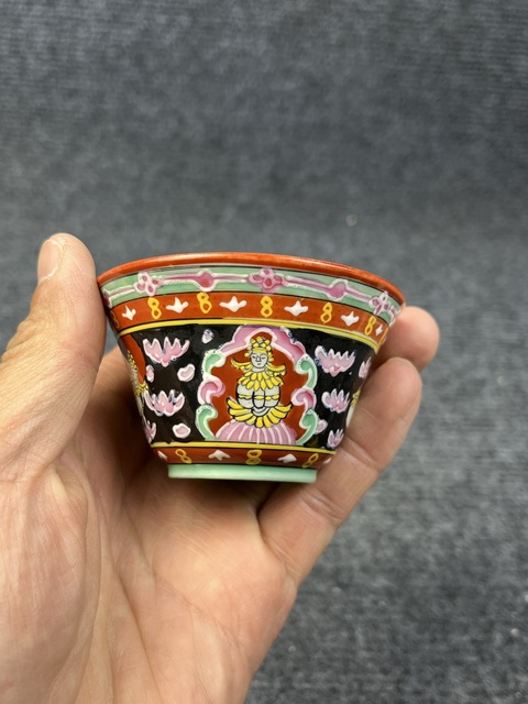 粉彩佛教人物杯拍賣，當前價格4588元