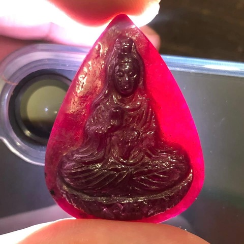 古玩雜項天然紅石頭觀音吊墜真品鑒賞圖