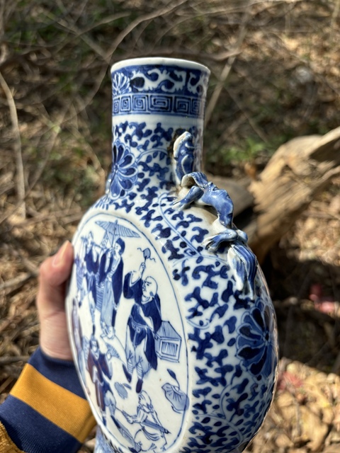古玩陶瓷清光緒青花市井人物故事圖抱月瓶拍賣,當(dāng)前價格4500元